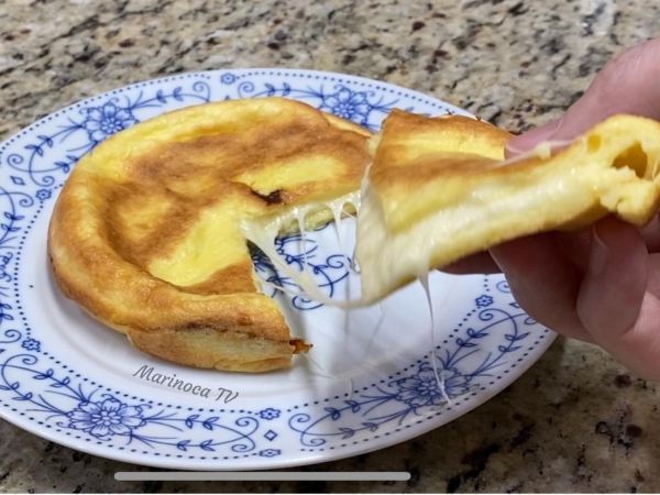 Pão de queijo Recheado com queijo (na frigideira)